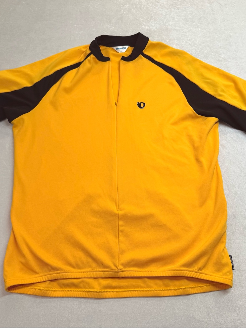 2001 vintage Pearl Izumi Yellow and Black Lightweight Cycling Jersey